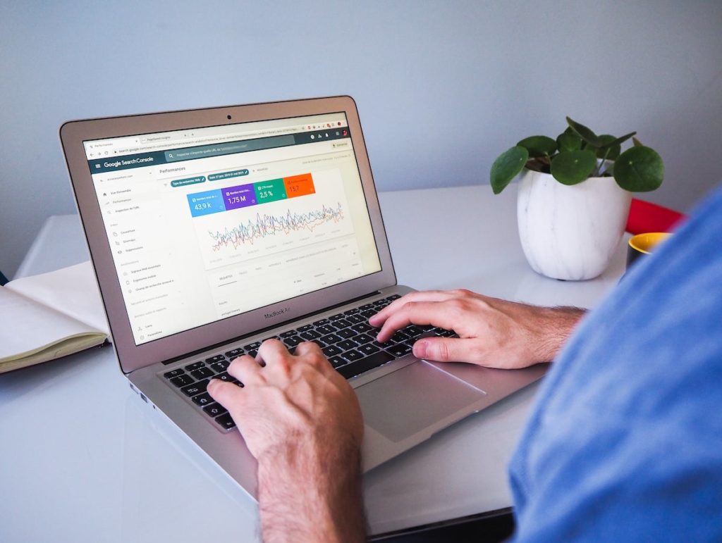 andamento traffico search console